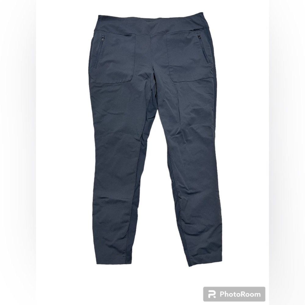 North‎ Face pants